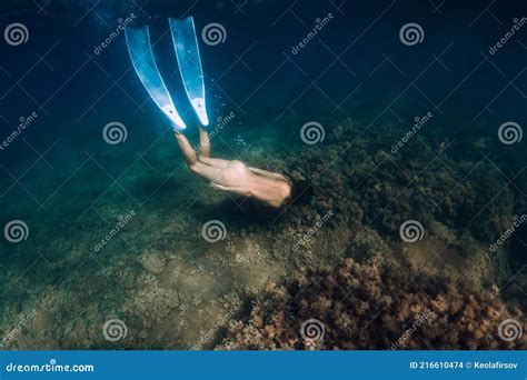 naked diving|Allisons Underwater Nude Freediving